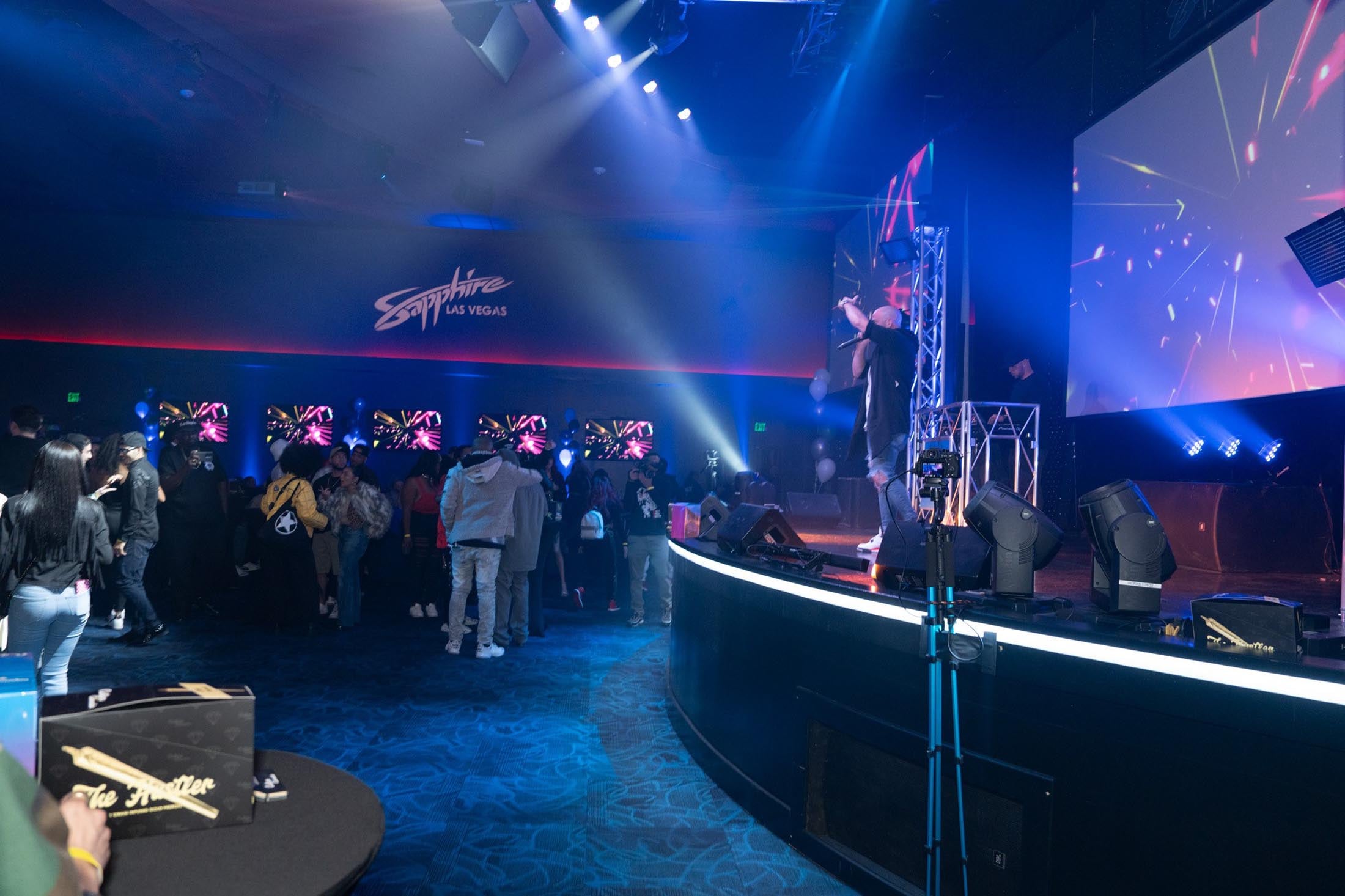Sapphire Skyline Premium Suite — photo 27 of 60